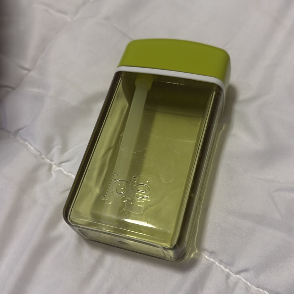JOIE Juice On The Go Reusable Drink Box